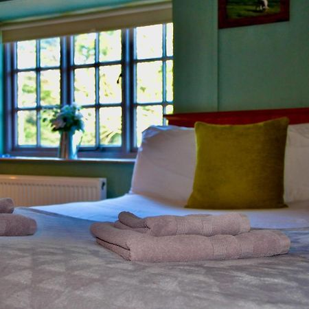 The Hollybush Inn And B&B Priors Marston 外观 照片
