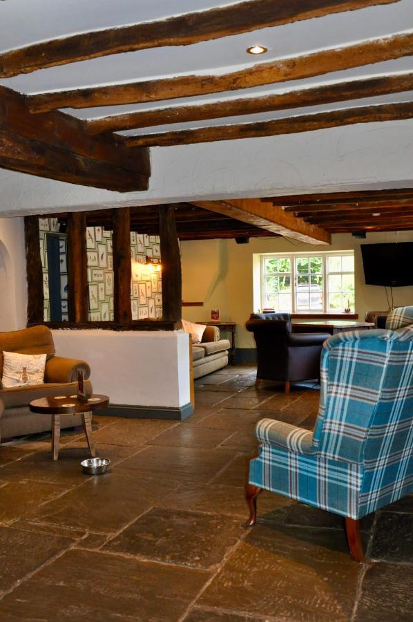 The Hollybush Inn And B&B Priors Marston 外观 照片