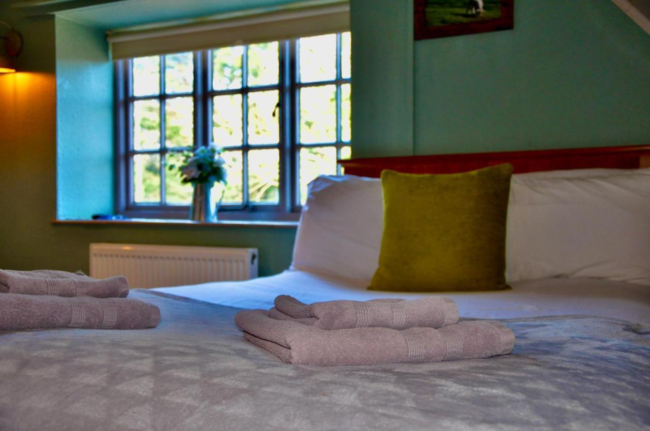 The Hollybush Inn And B&B Priors Marston 外观 照片