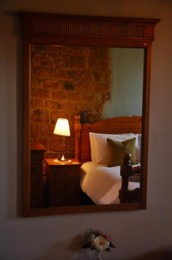 The Hollybush Inn And B&B Priors Marston 外观 照片