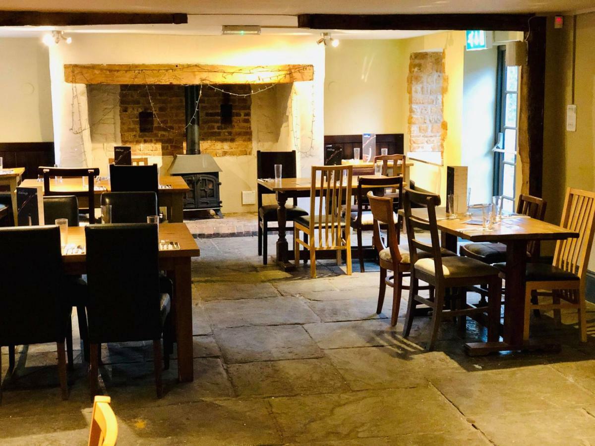 The Hollybush Inn And B&B Priors Marston 外观 照片