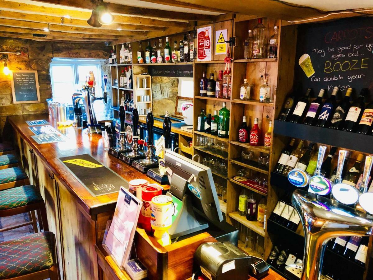 The Hollybush Inn And B&B Priors Marston 外观 照片