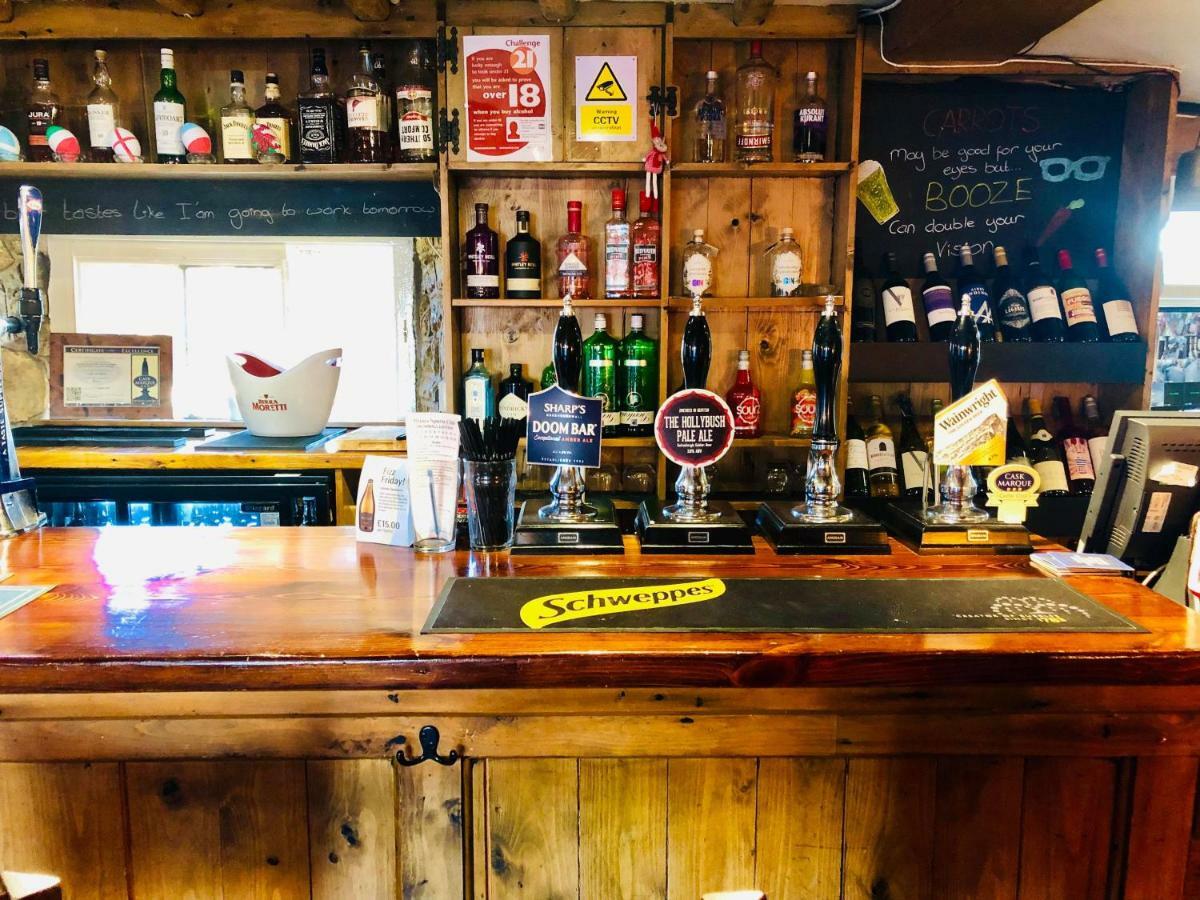 The Hollybush Inn And B&B Priors Marston 外观 照片