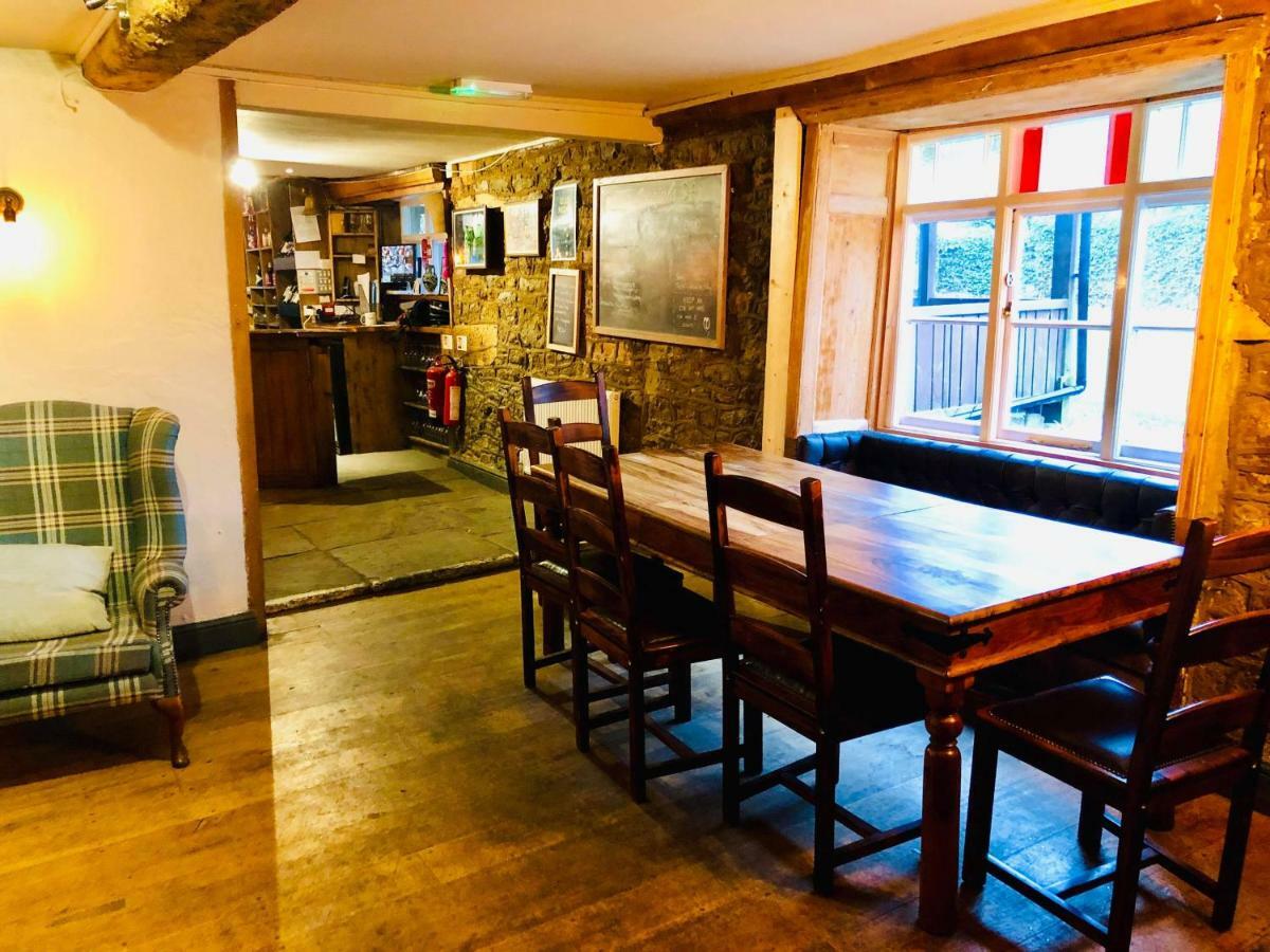 The Hollybush Inn And B&B Priors Marston 外观 照片