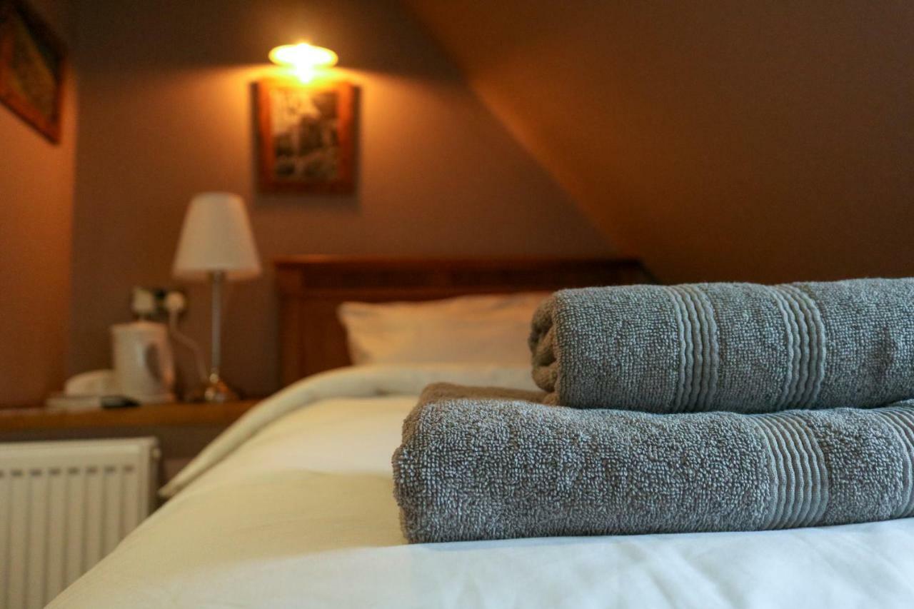 The Hollybush Inn And B&B Priors Marston 外观 照片